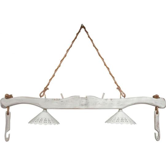 mediteranske byvanie biela recyklovane drevo country rustikalny luster zavesne svetlo balaton dedinski dom renovacia prederavena keramika tanier starozitnost dlhy jedalensky stol osvetlenie.jpg